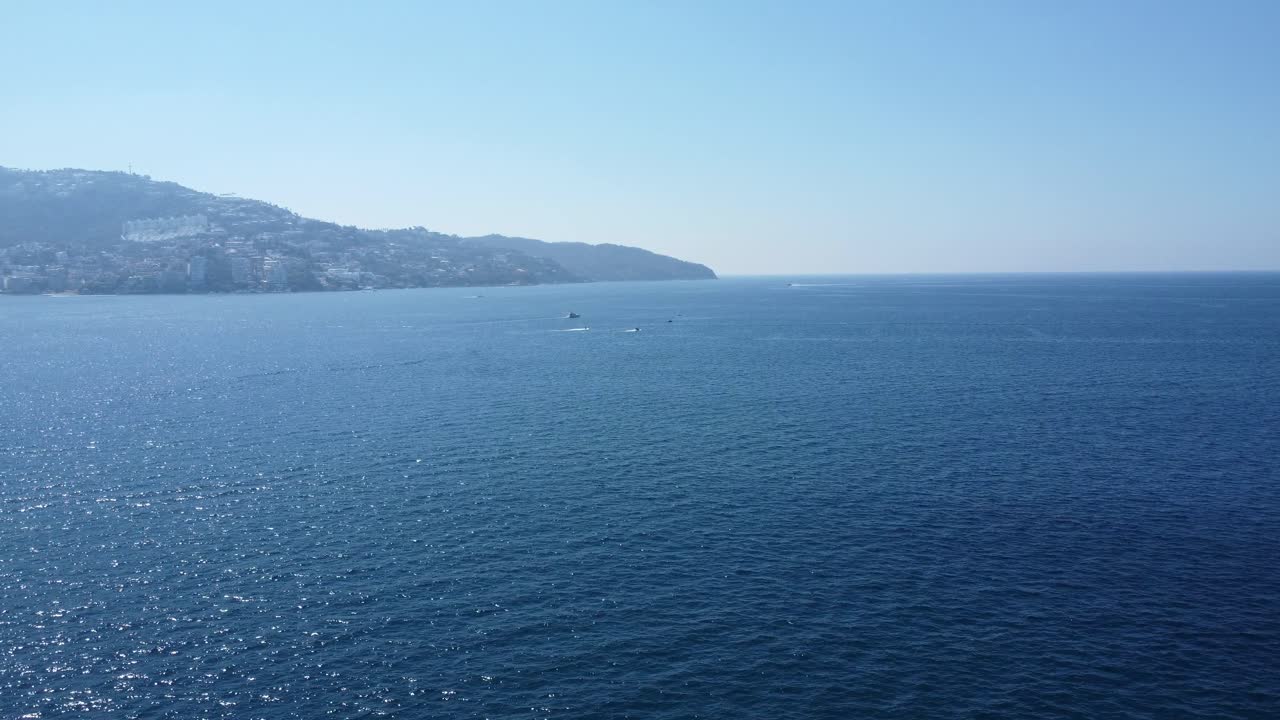 toma aérea de drones de la bahía de acapulco
