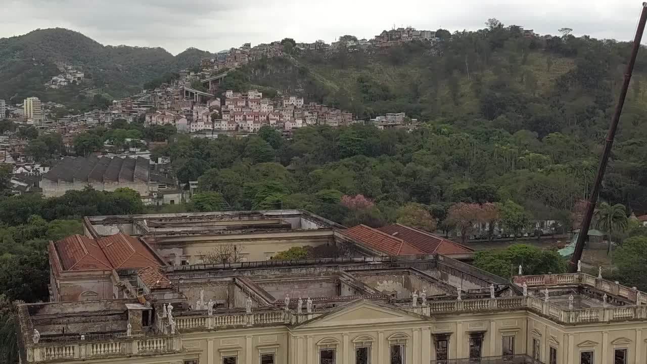 vista aérea del museo nacional de río de janeiro, brasil, justo después de que fue destruido por el incendio en 2018