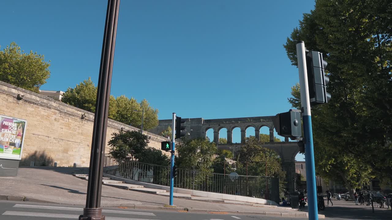 move to Aqueduc Saint-Clément from traffic lights, Montpellier - France