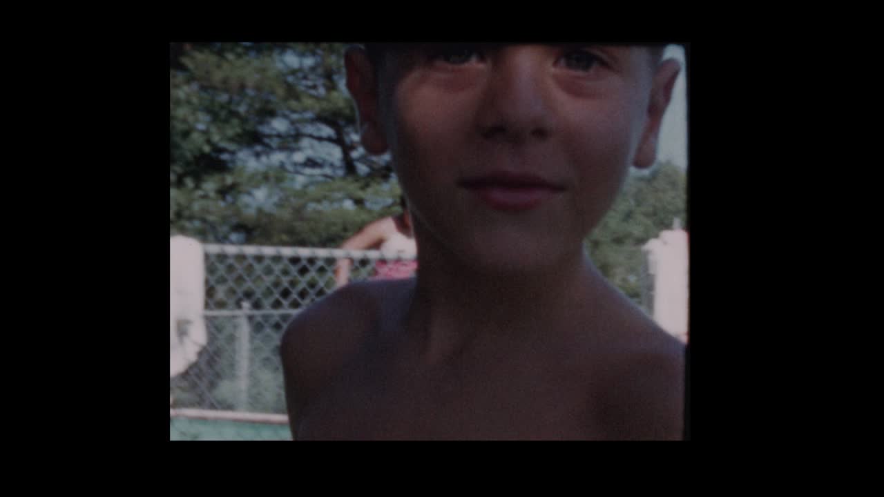 niño flaco y su perro 1960