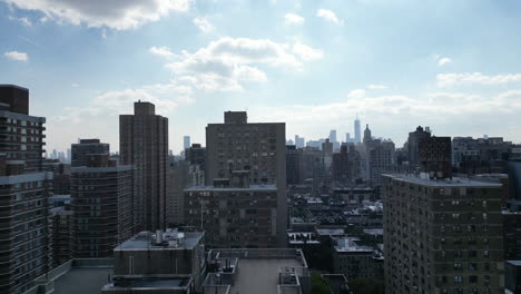 Captivating-rise-shot-showcasing-the-ascent-of-New-York-City's-impressive-buildings,-from-the-energetic-Midtown-to-the-bustling-Downtown-skyline