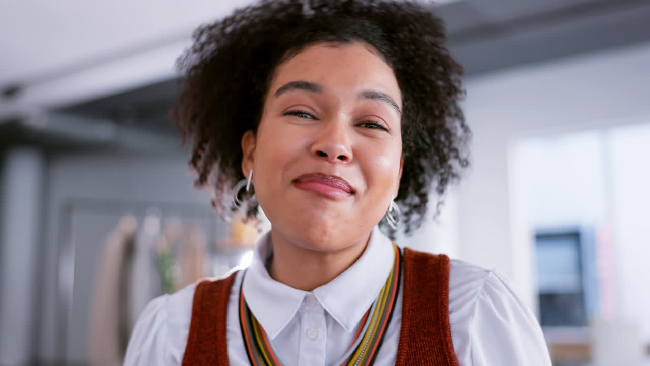 비디오 통화, 대화 및 비즈니스 여성의 얼굴