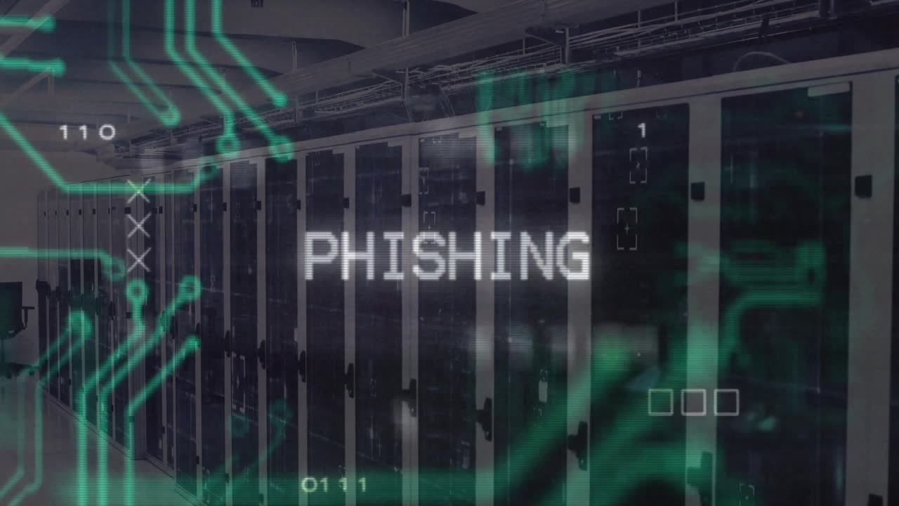 Testo PHISHING spettrale che si forma sopra i rack dei server, circuiti in movimento e codice binario che scorre, mostrando un rischio.
