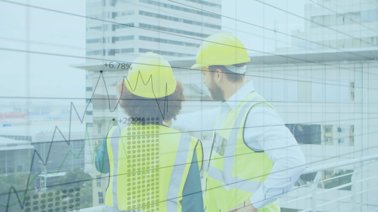 datos financieros sobre los arquitectos discutiendo en el sitio de construcción.