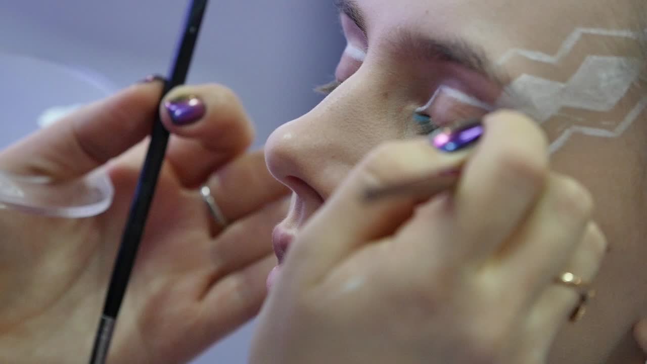 maquillaje artístico creativo para el rostro