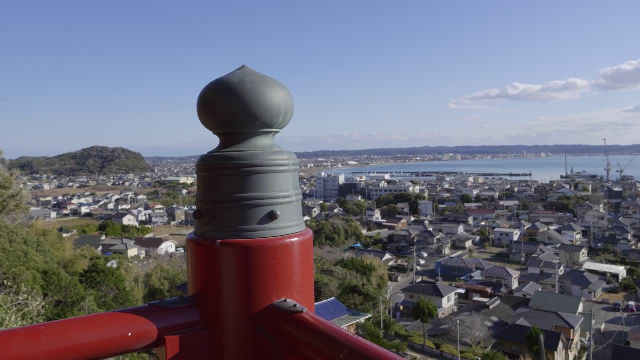 Japonya, Gakekannon tapınağının tepesinden Tateyama şehir manzarası