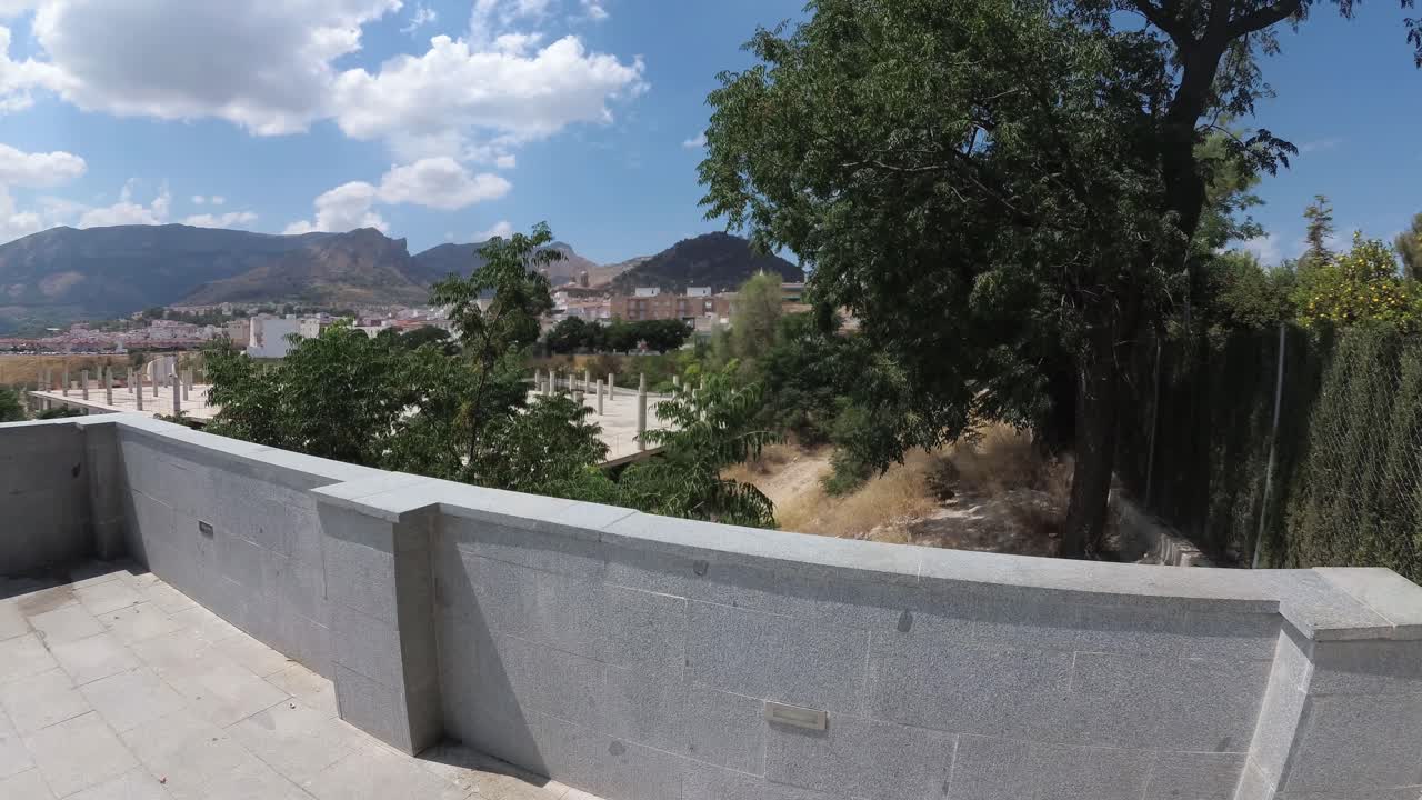 centro de la ciudad de jaén españa y calles algunas vistas de esta ciudad vieja en andalucía españa a 4k 24fps