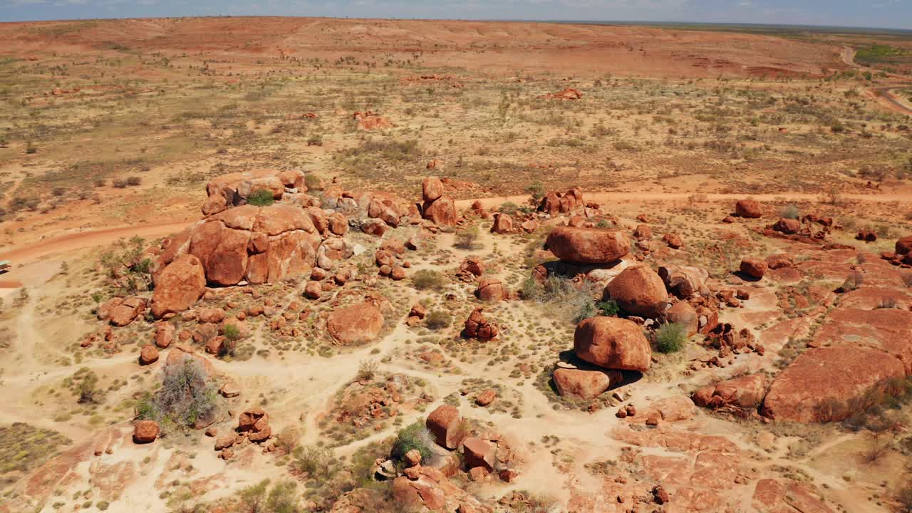 vista aérea de rocas gigantes de granito en karlu karlu