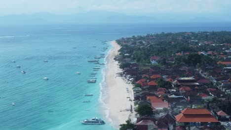 Fascinante-Bali:-Vista-Aérea-Con-Drones-4k-De-La-Serena-Costa-De-Nusa-Lembongan