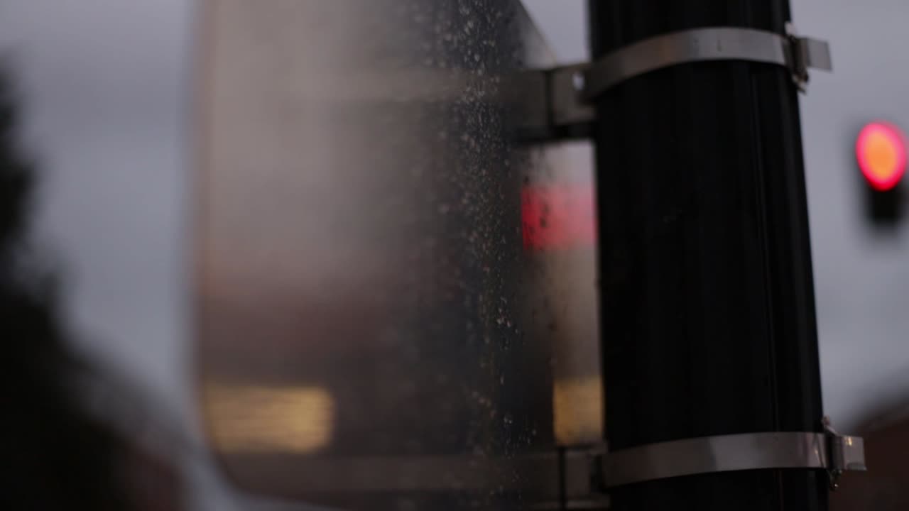 noche lluviosa en la ciudad