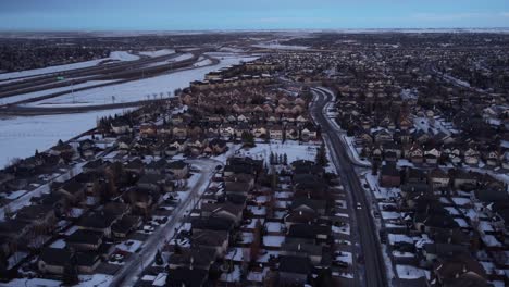 Magia-De-Invierno:-Vistas-Aéreas-De-Las-Comunidades-Canadienses-Durante-La-Puesta-De-Sol