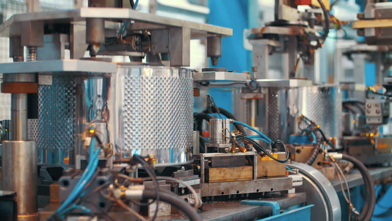 proceso de producción de tambores para lavadora en la fábrica de electrodomésticos