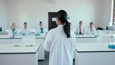 laboratorio, profesor y estudiantes con ciencias