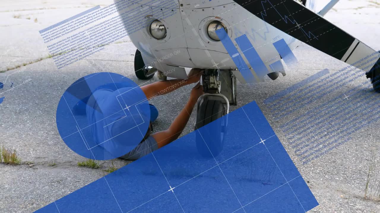 Flugzeugmechaniker nähert sich einem Flugzeug, schiebt sich unter das Bugfahrwerk, prüft und justiert es zur Sicherheit