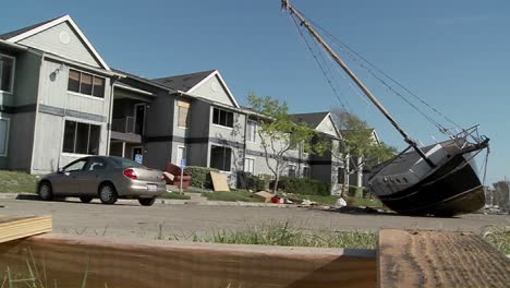los barcos están varados después de que el huracán ike azote galveston, texas 2