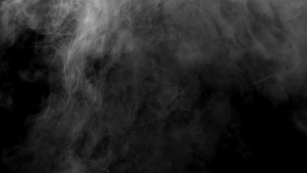 Velo di nebbia bianca si alza