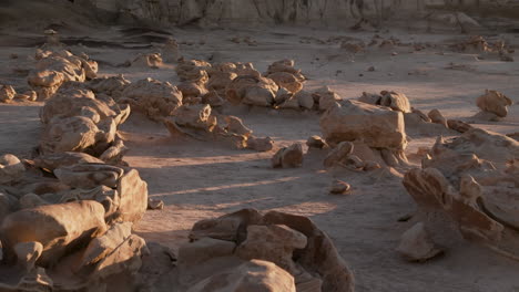 el desierto de bisti de-na-zin - criadero de huevos pista de 70 mm