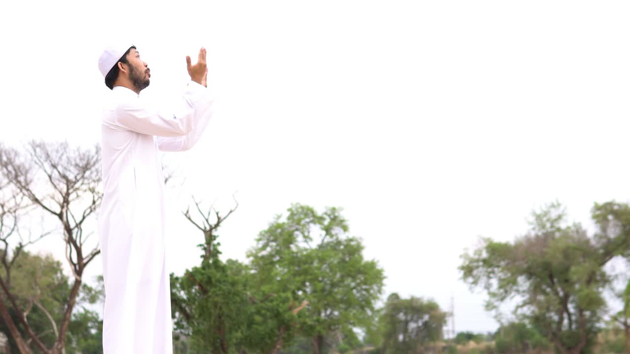 젊은 아시아 무슬림