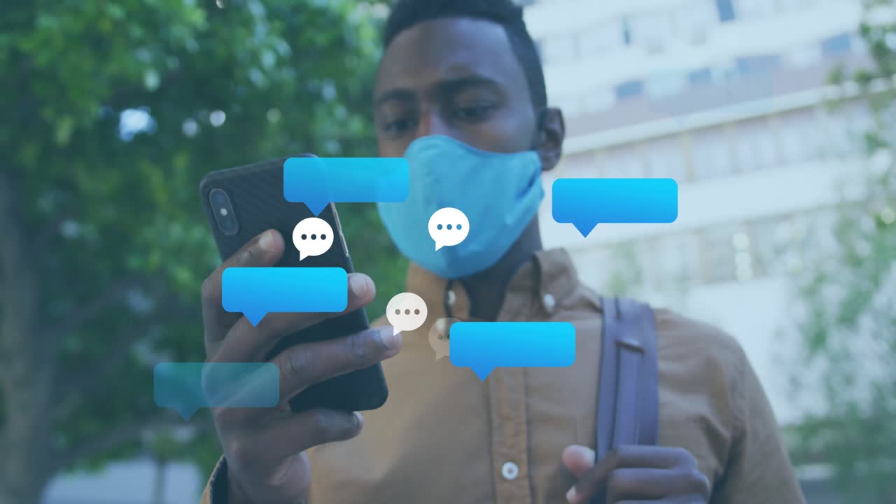 Un uomo che estrae il telefono, scorre le notifiche per visualizzare i messaggi mentre si formano bolle di chat tecnologiche.