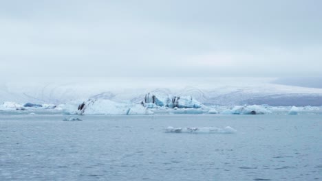 Icebergs-floating-in-Glacier-Lagoon-in-Iceland---Slow-motion