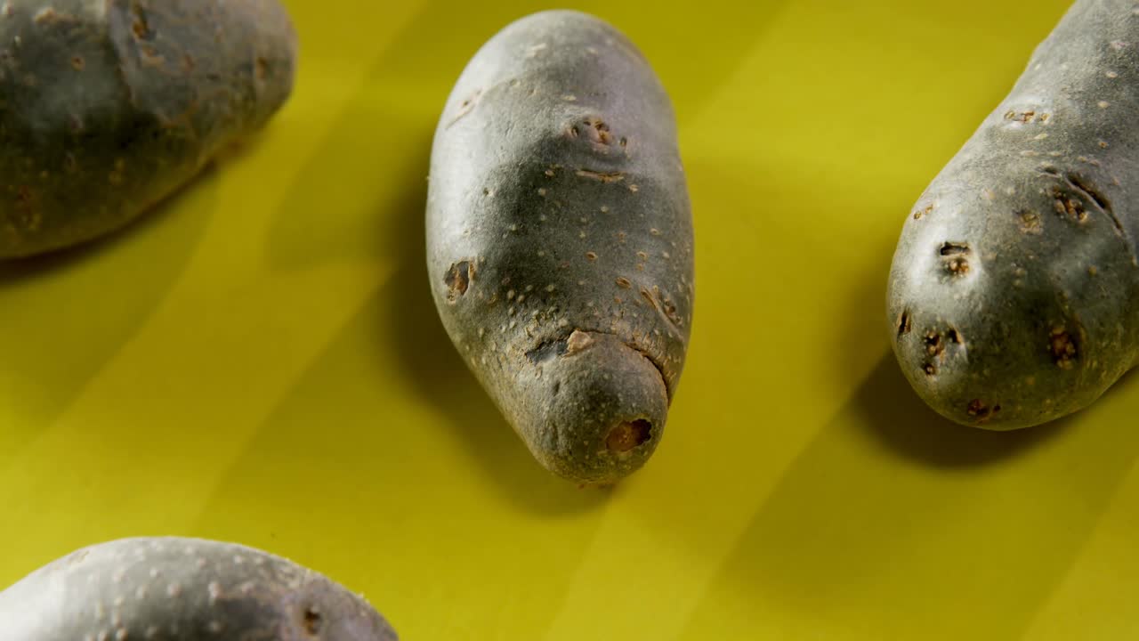 Patate dolci su piatto 4k