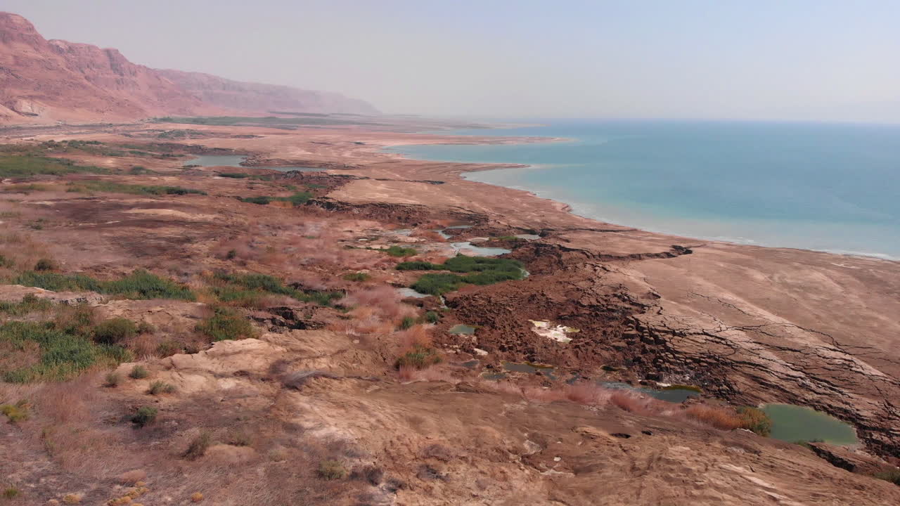 Ölü deniz manzarası ve obrukların havadan görünümü, İsrail