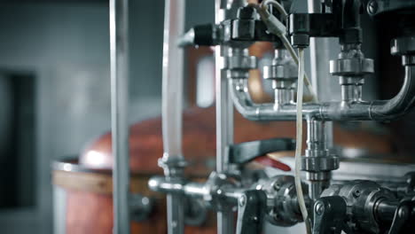 equipos y tuberías de cervecería