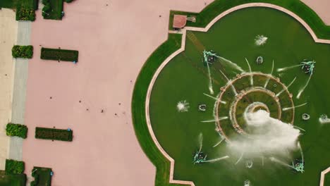 top-down-of-Buckingham-Fountain-in-slow-motion-while-shooting-with-high-pressure-water---strong-water-flow