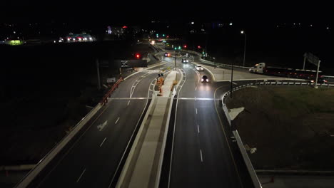 Antenne-Fliegt-Nachts-über-Diamond-Interchange-Auf-Dem-Queen-Elizabeth-Highway-An-Der-Glendale-Avenue-In-Niagara-Falls