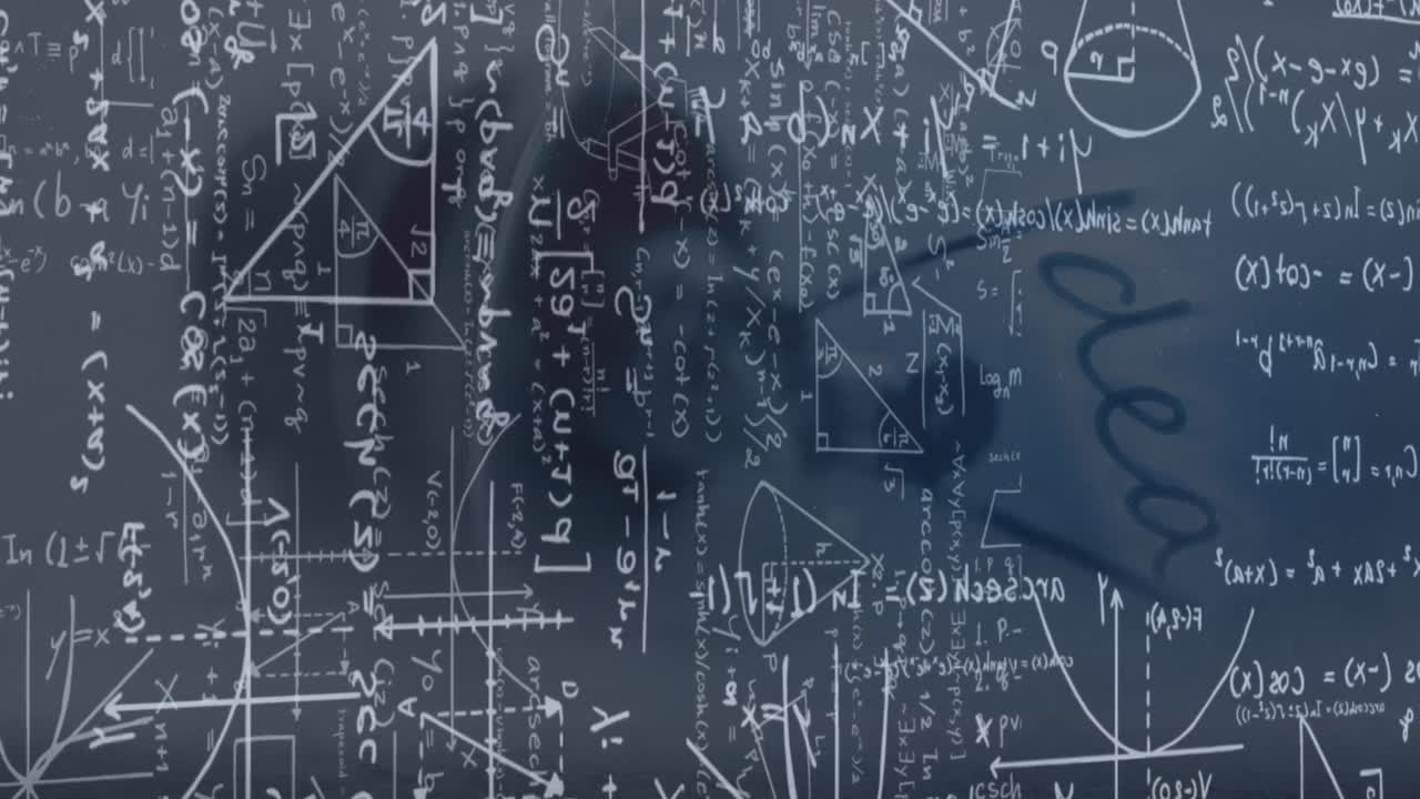 animación de fórmulas matemáticas sobre un fondo negro