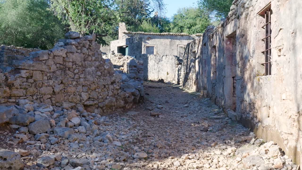 그리스의 폐허가 된 마을