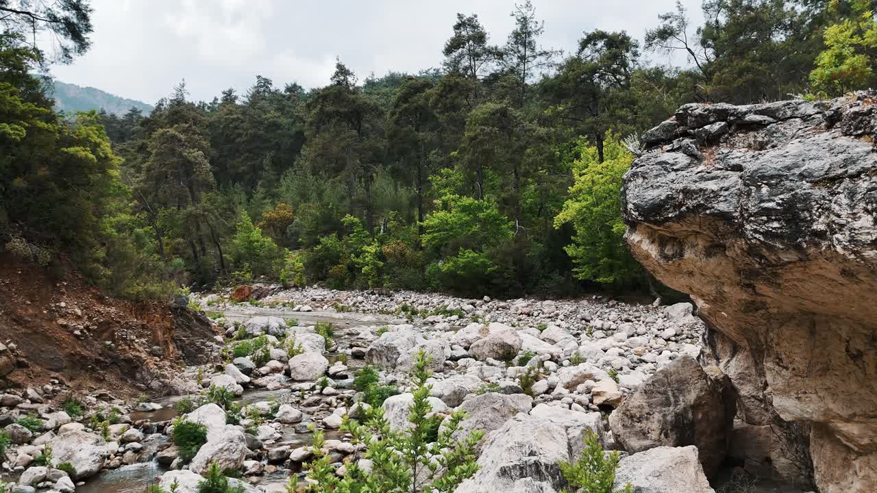 el cañón kesme boğazı ubicado en el parque nacional de beydağları