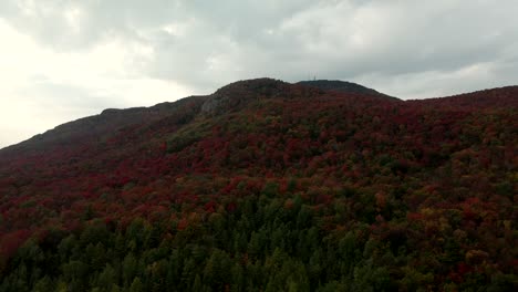 Mountain-Landscape-At-Lac-Bromont-During-Autumn-In-Bromont,-Eastern-Townships,-Quebec-Canada