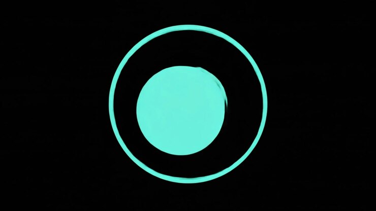 Grafica in movimento astratta di cerchi ciano e sfera su sfondo nero