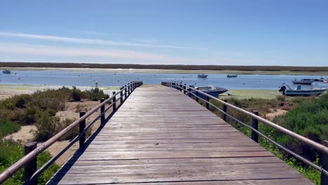 chodnik do morza, ciepłe letnie dni algarve portugalia