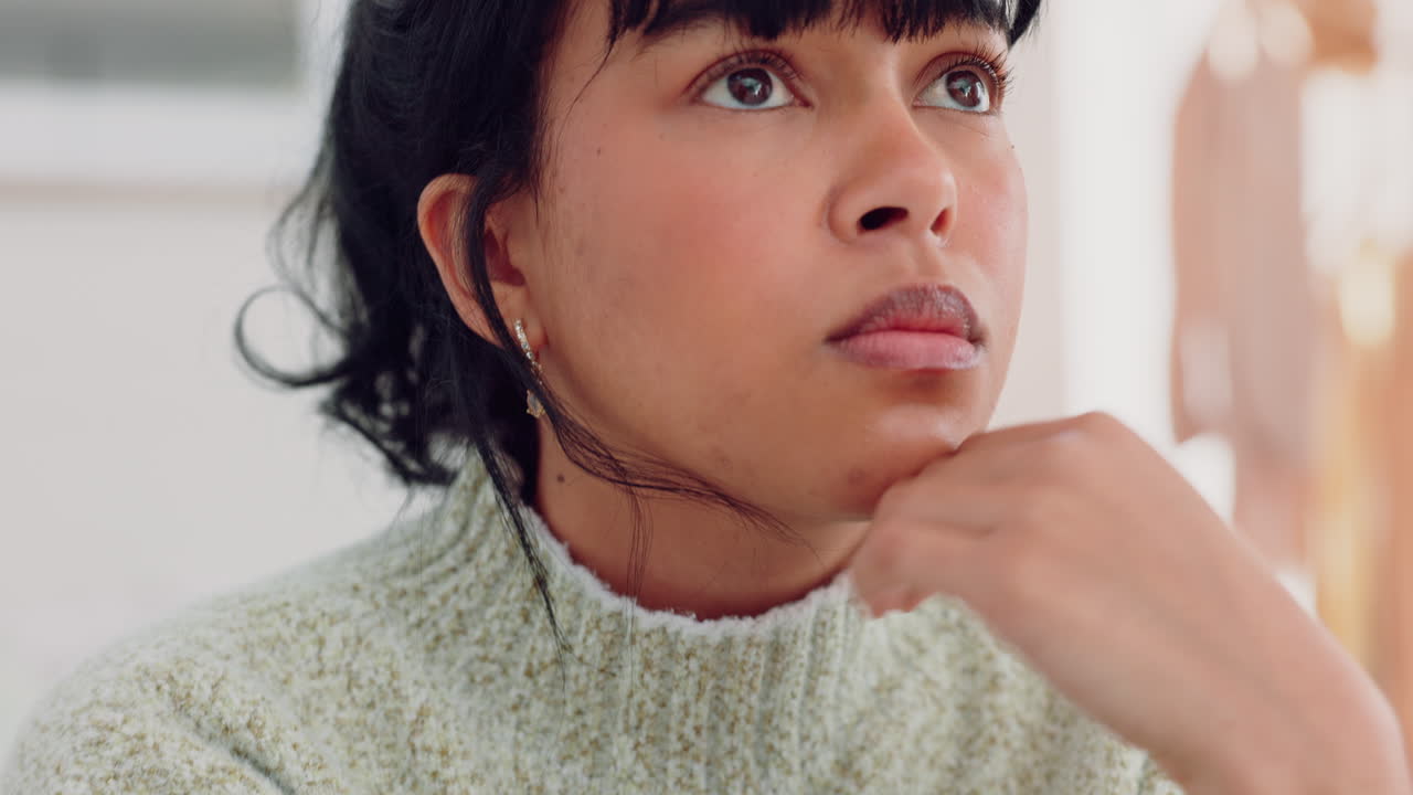 여자 얼굴 생각, 불안