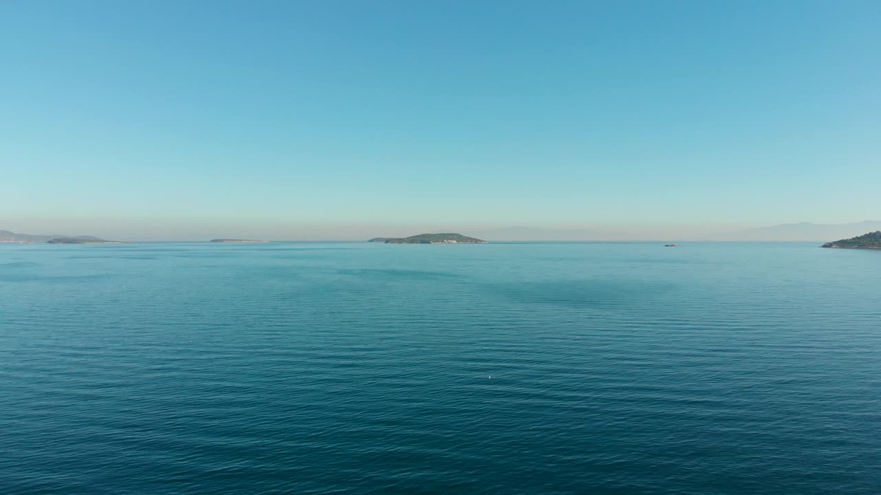 터키에서 세 번째로 큰 도시인 이즈미르의 아름다운 울라에서 다양한 드론 촬영