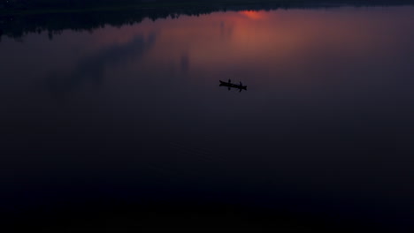 Remansos-De-Kerala-Paisaje-Matutino,-Hermoso-Lago-Al-Amanecer-Reflejos-Del-Amanecer-En-El-Lago