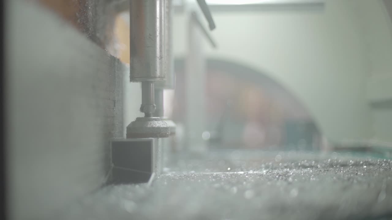 Cutting aluminium parts (no color grading)