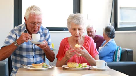 Senior-couple-having-breakfast