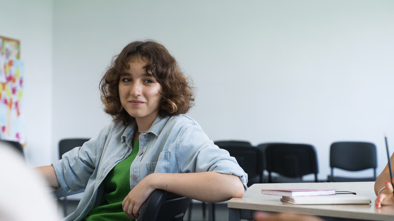 adolescentes femeninas en clase
