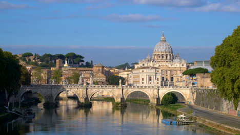 Horizonte-De-Roma-Con-La-Basílica-De-San-Pedro-Del-Vaticano