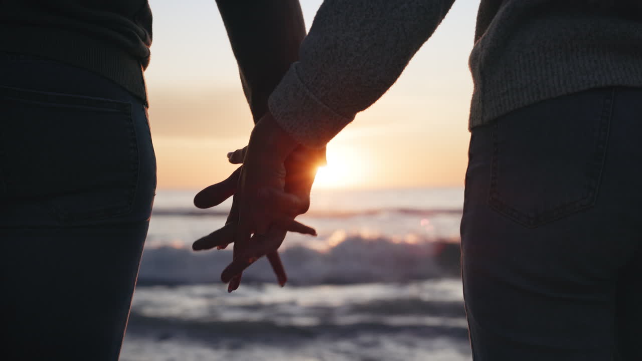 실루 ⁇ , 커플과 손을 잡고