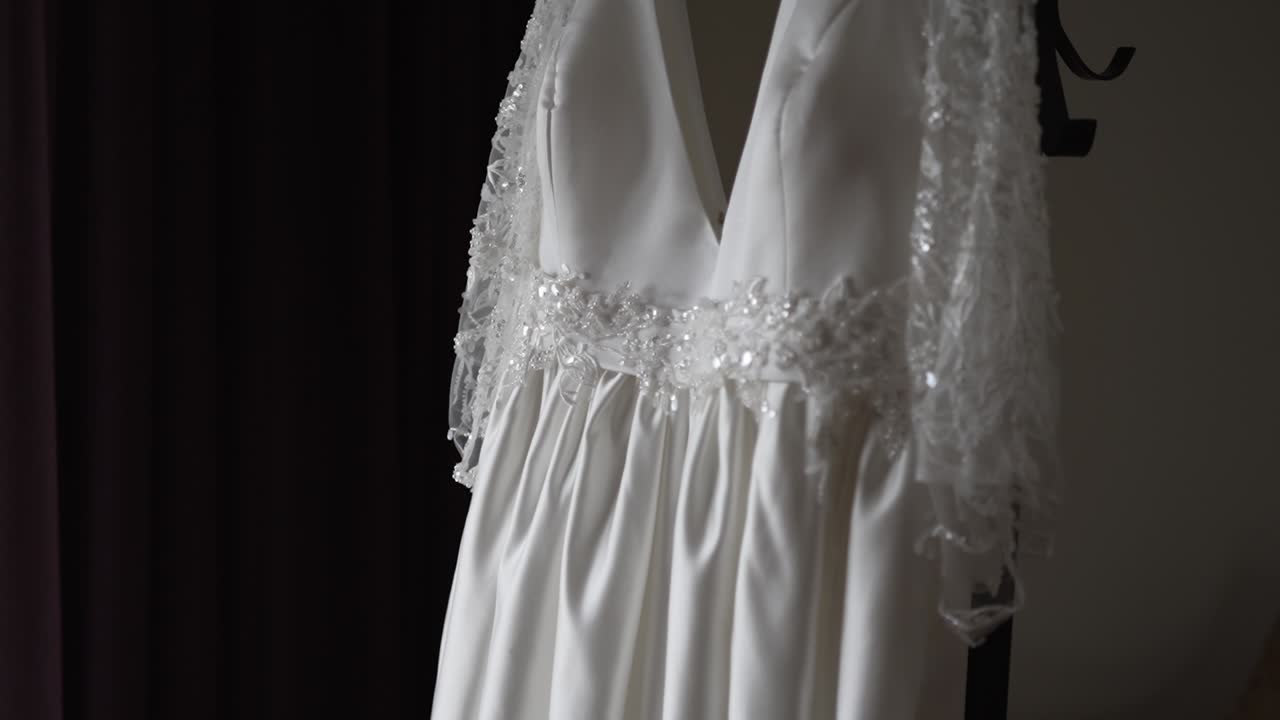 우아한 색 웨딩 드레스