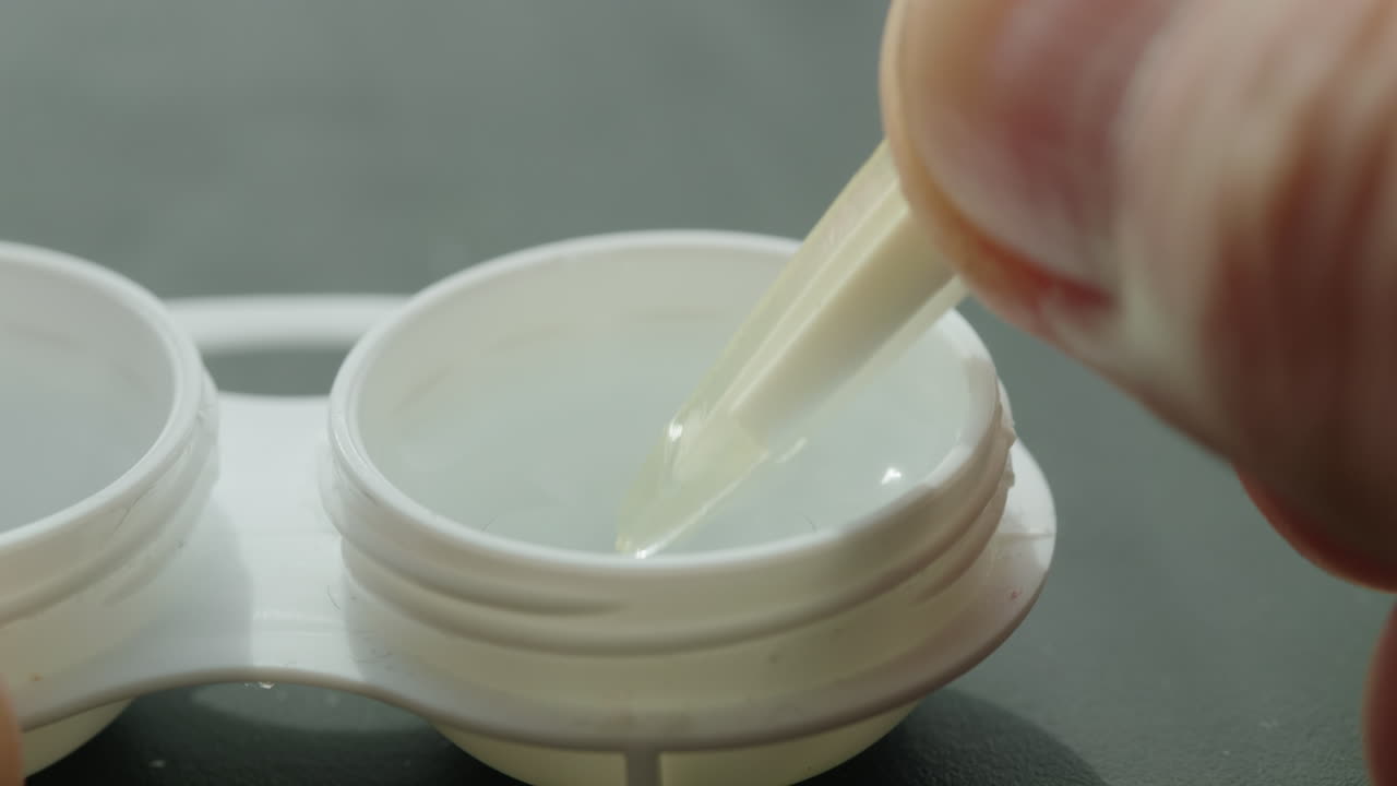 콘택트 렌즈 착용