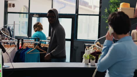 robber trying to stole merchandise