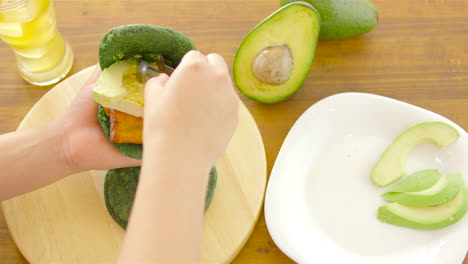 arepas, plato venezolano hecho de harina de maíz