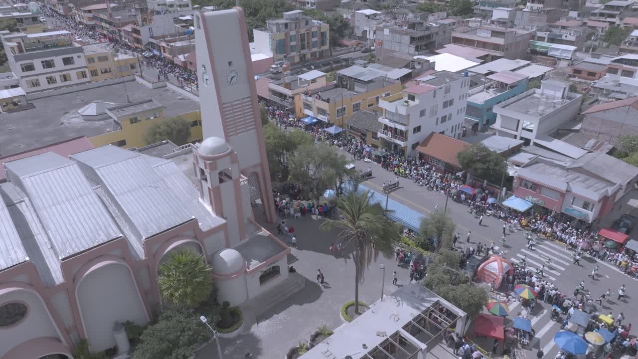 에 ⁇ 도르 의 세노르 델 지오메토 데 감자 연례 퍼레이드 의 항공 사진