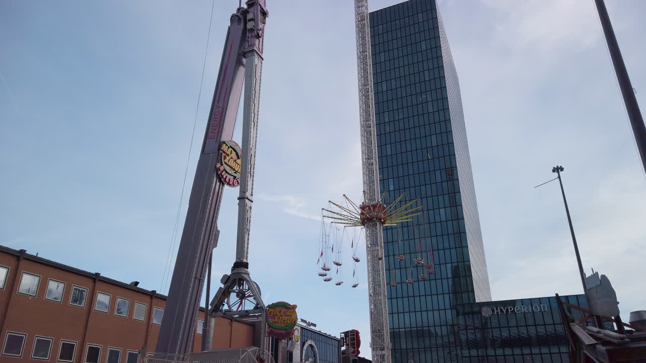 슬로우 모션 30fps 4k로 아침에 닫힌 가을 공정 타기