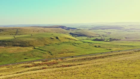 Aerial-Sweeping-Flyover-Of-Mam-Tor,-England-To-Reveal-Peak-District